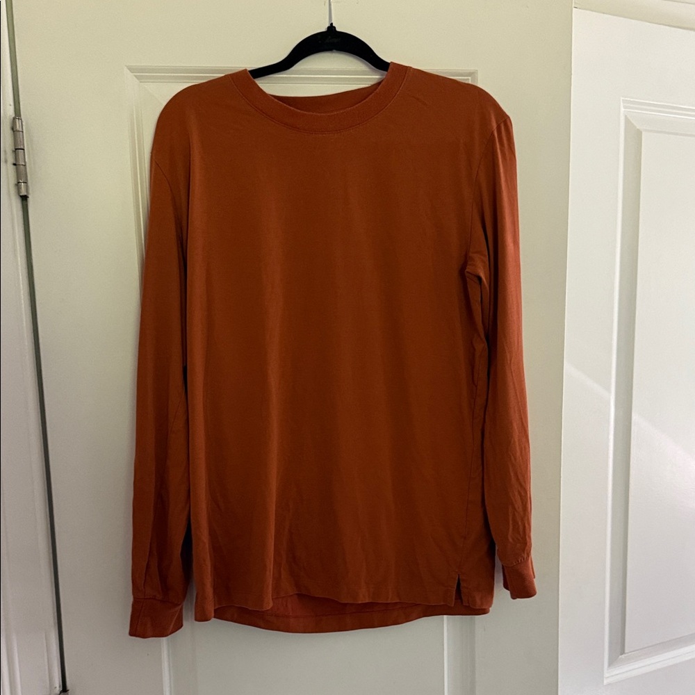Uniqlo Men's Rust Long Sleeve Tee